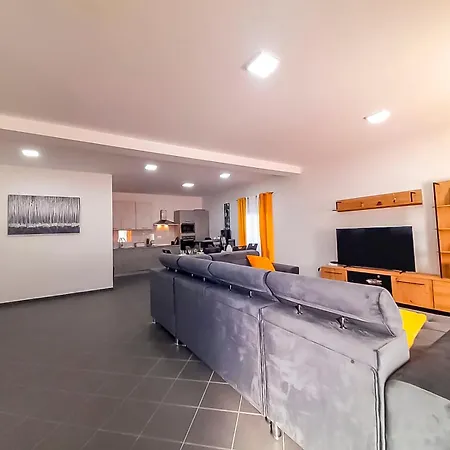 Aura Villa