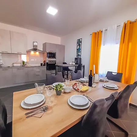 Villa Aura